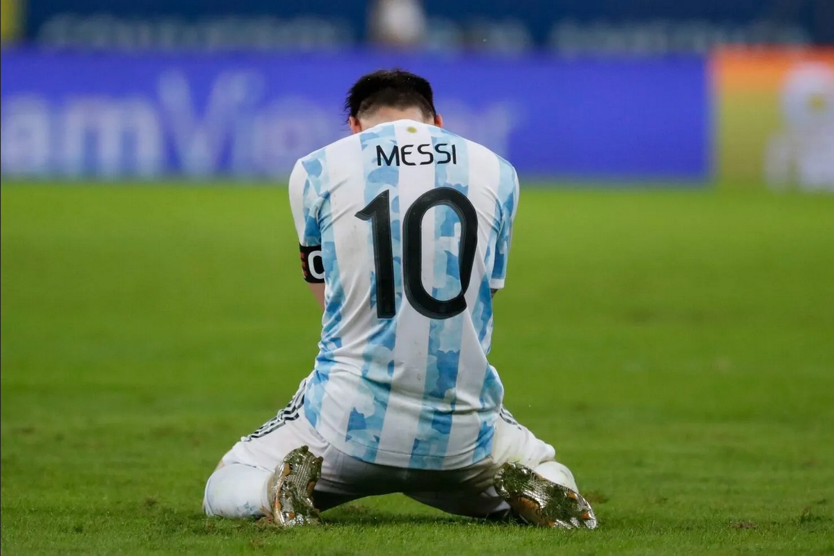 Messi cerca del retiro de la Selección