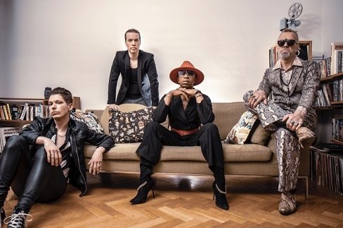 Fans Of The Dark - Suburbia [WEB] (2022) Lossless