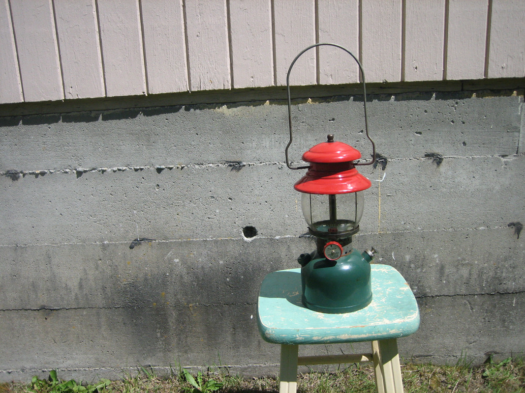 Coleman 200A Christmas Lantern (1)