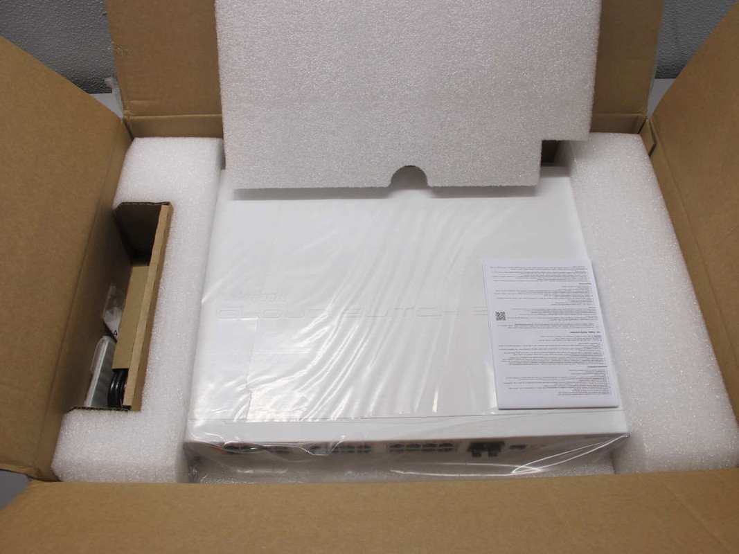 MIKROTIK CRS328-24P-4S+RM 24 PORT GIGABIT ETHERNET ROUTER/SWITCH 4* 10GBPS SFP+