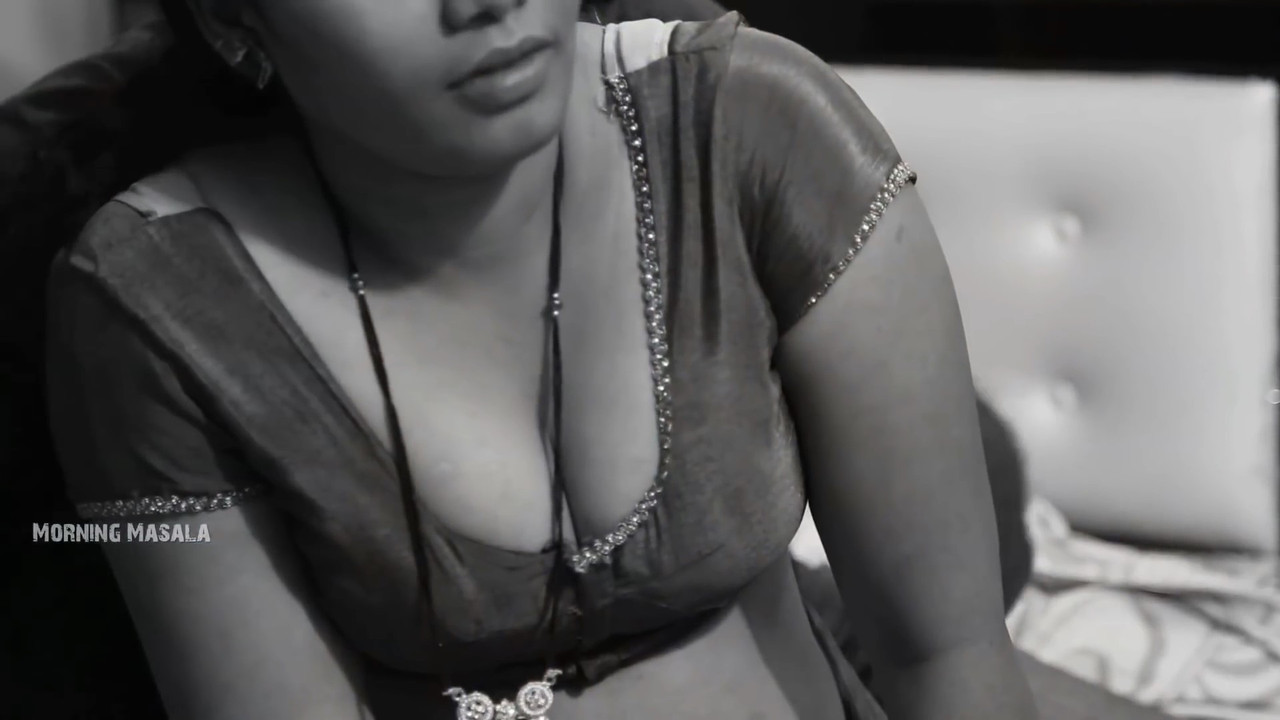 Anjali Aunty Romance With Doctor - YouTube.mp4_snapshot_05.34_[2021.10.12_13.28.10]