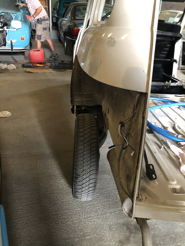 450D50A3-715F-43AD-A7F3-228426AECEA9