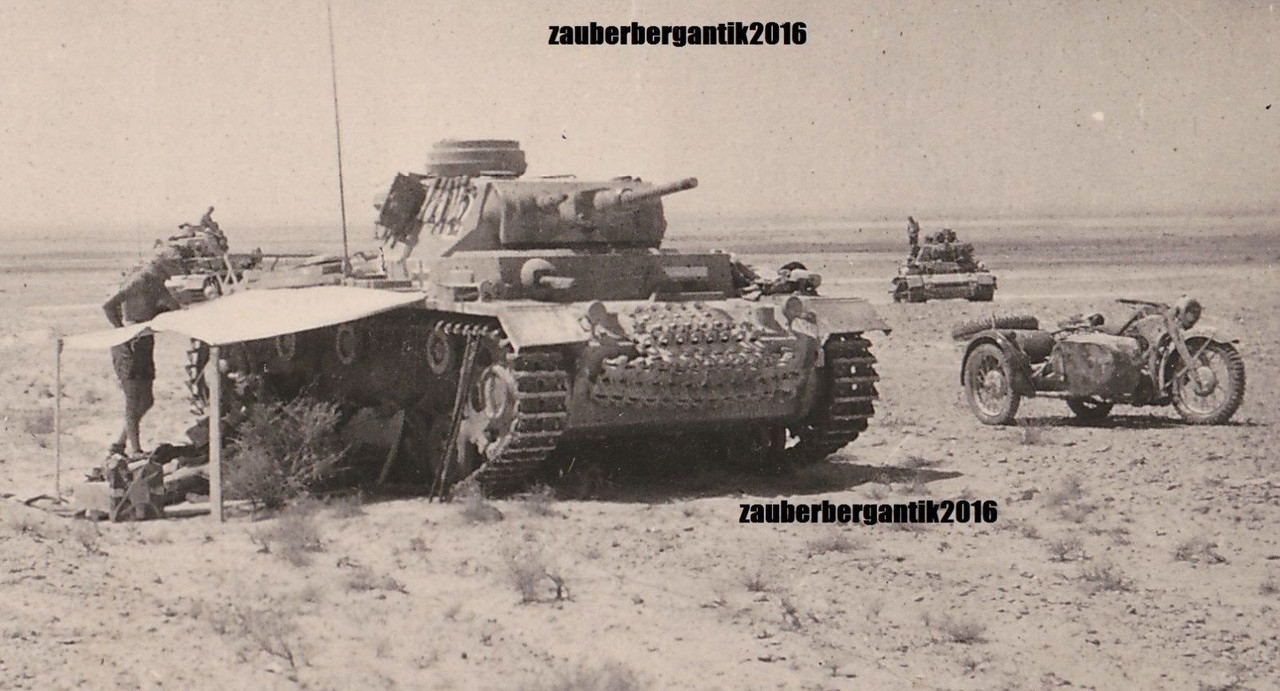 Foto Panzer III DAK Afrikakorps Krad tank Südfront