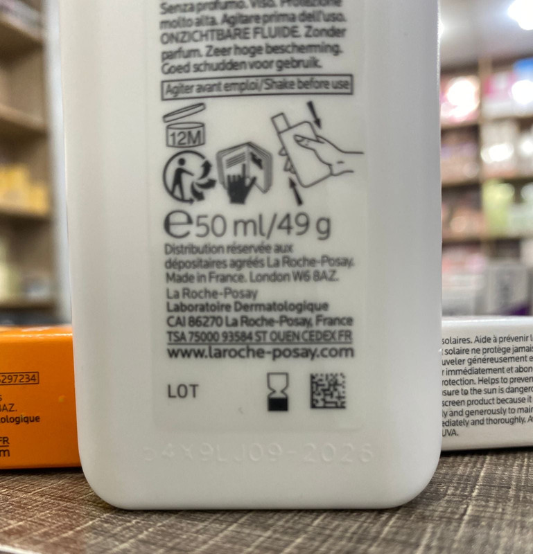 LA ROCHE POSAY ANTHELIOS FLUID INVISIBLE 50+ SPF - image 2