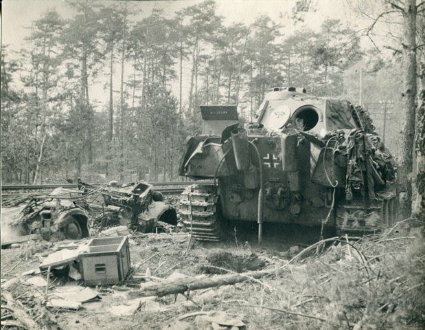 Самоходное орудие Фердинанд, подбитое истребителями бригады подполковника Чевола
