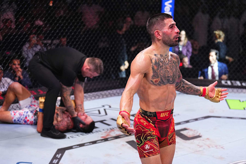 Ти Джей Дишалоу: Илия Топурия е най-добрият боец на UFC в момента