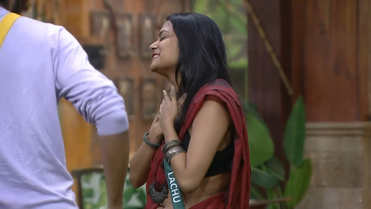 Big Boss Lachu Hot pierced Navel compilation.mkv_snapshot_03.04.279