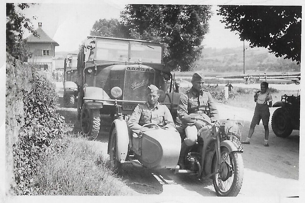 LKW Henschel mit einer Zündapp - Motorrad Motor Beiwagen