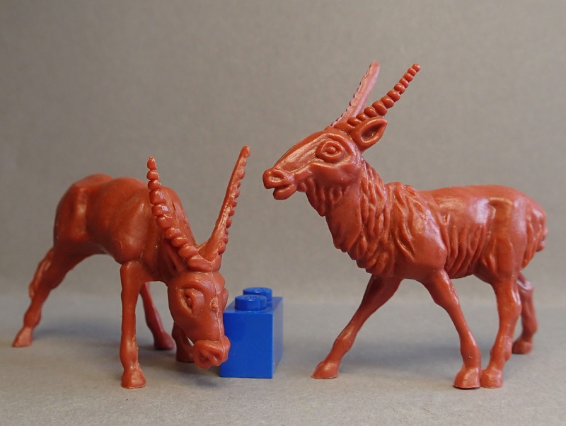 Very unusual unicolour models :-0 Strange-Gazelles