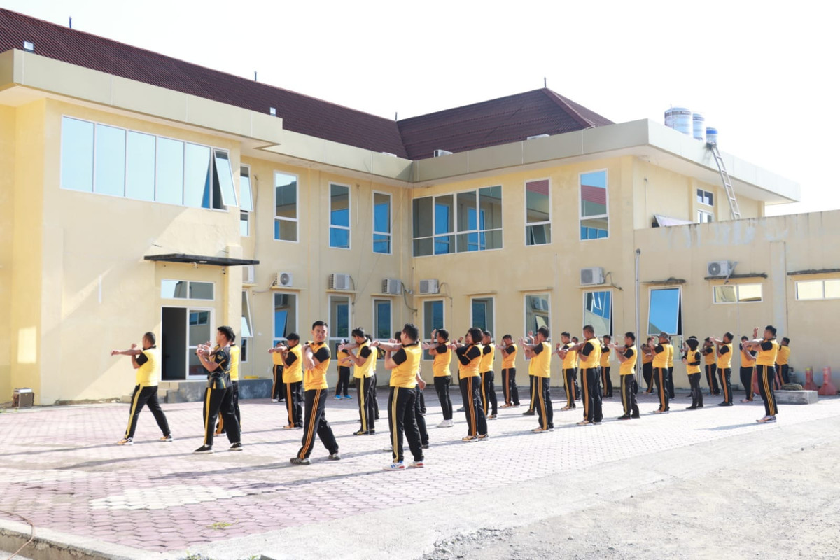 "Personil Polres Morowali Tetap Prima dengan Olahraga Pagi dalam Menjaga Kebugaran Tubuh"