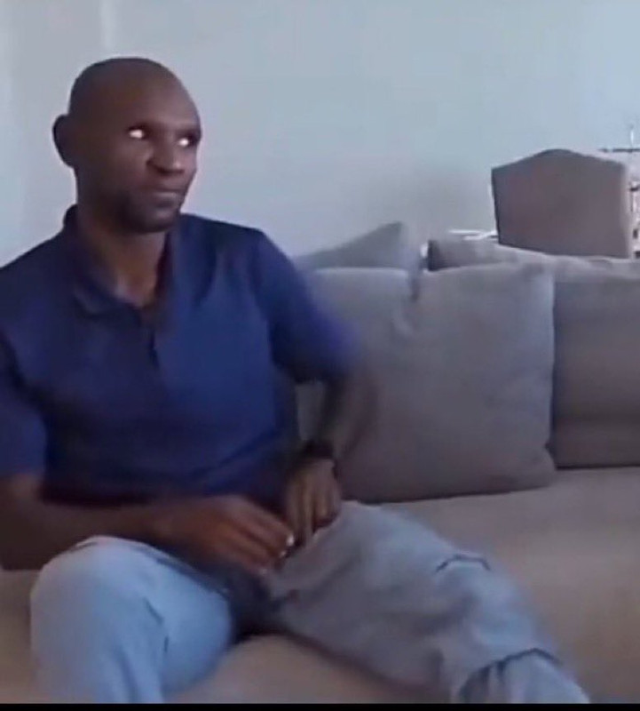 https://i.postimg.cc/Hsqd2Qym/abidal-choqu.jpg