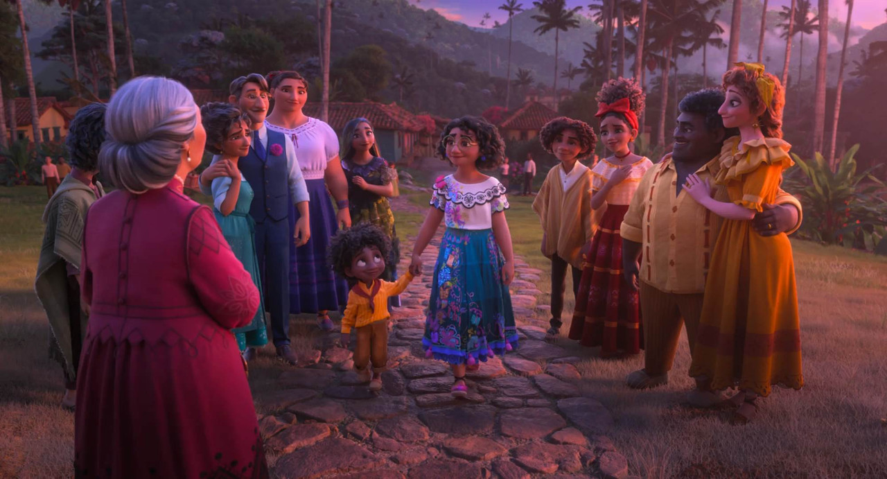 Encanto 2021 WebRip [Hindi + Tamil + Telugu + English] 480p, 720p, 1080p ESub Screenshot