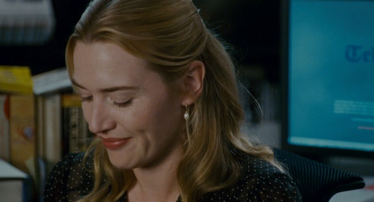 The Holiday 2006 BluRay [Hindi + English] 480p, 720p ESub Screenshot