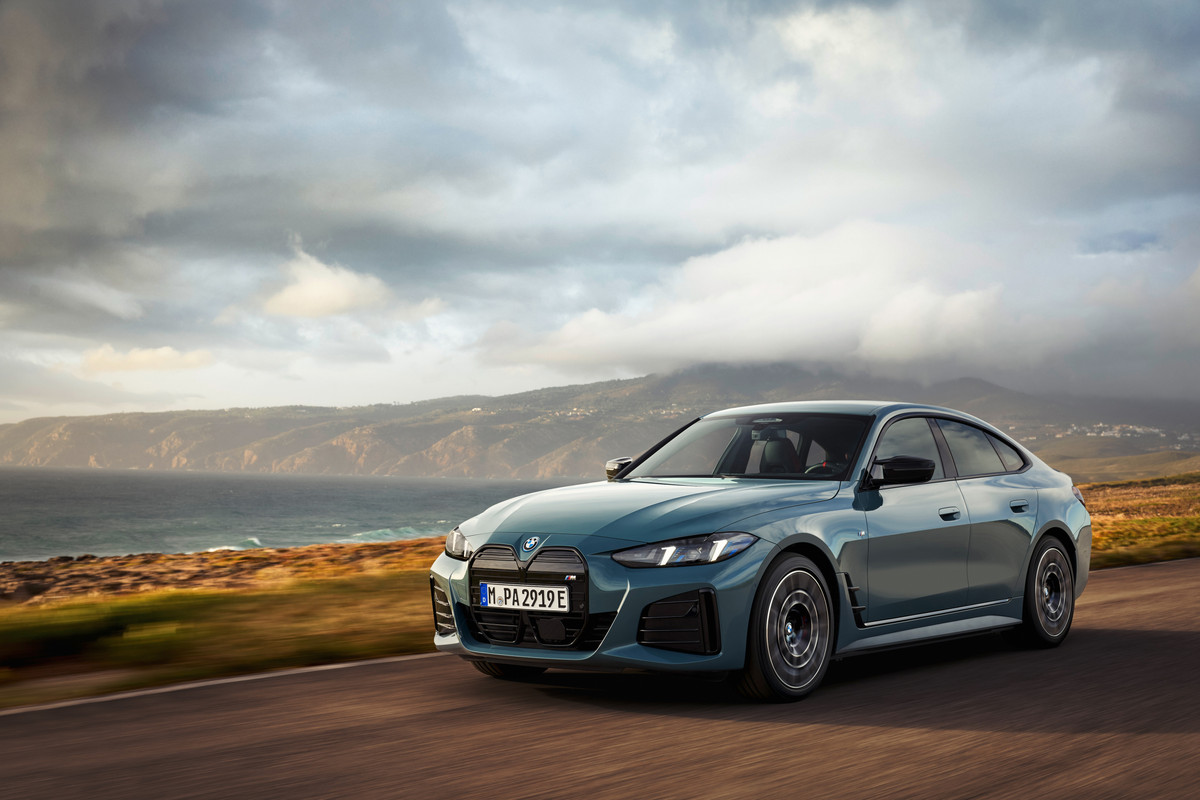 P90546638_highRes_the-new-bmw-i4-m50-x