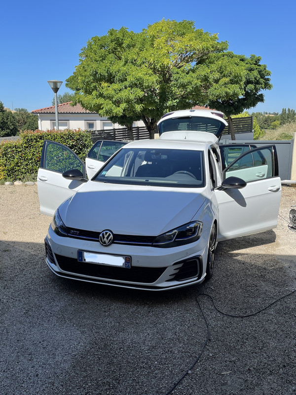 0A0A12C6-30A2-40B5-A0B3-F097E10C3426