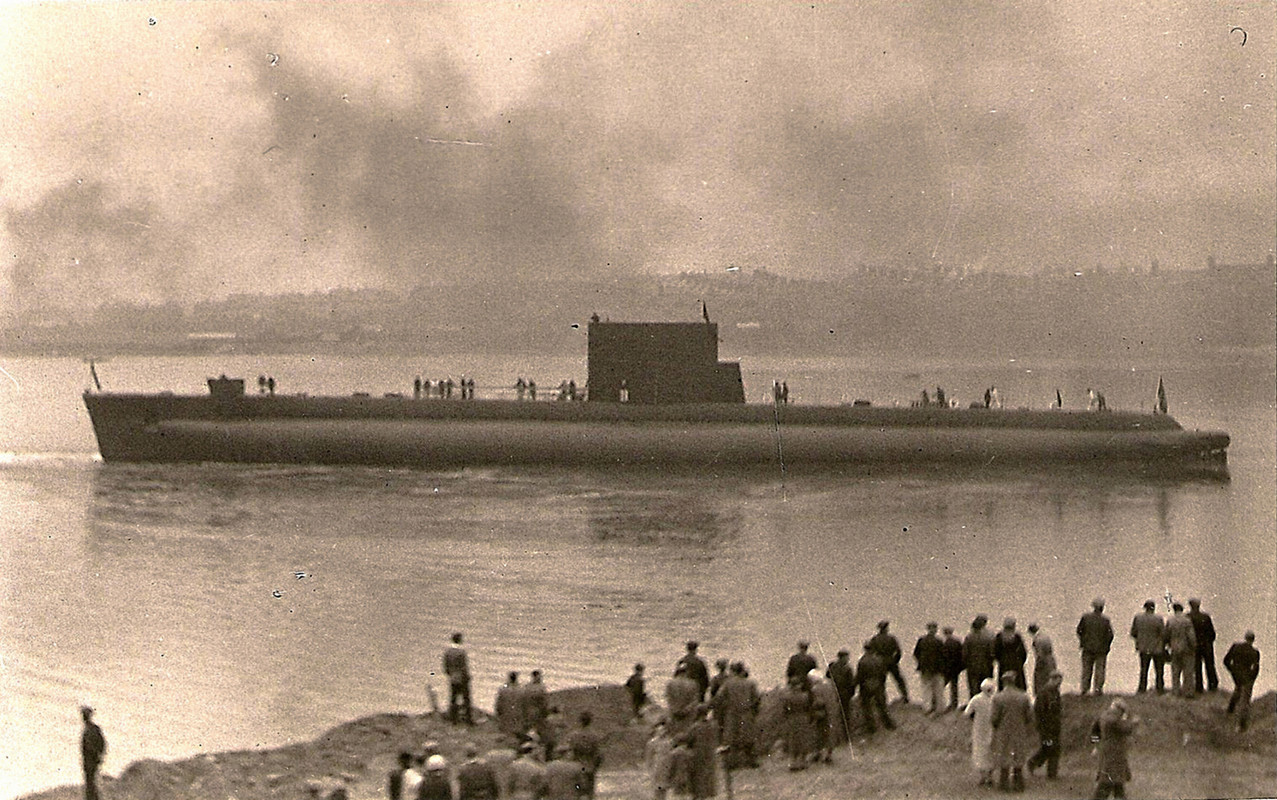 HMS Porpoise (S.01)-1