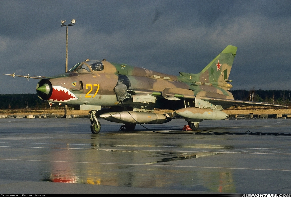 20 GvAPIB Su-17M4 27 yellow_12204 (8)_05.04.94_2