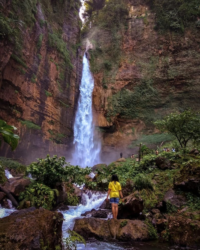 Air Terjun Kapas Biru