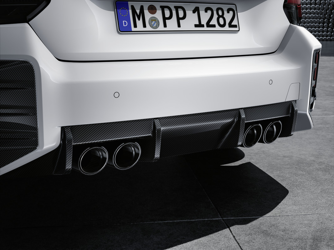 P90484595_highRes_the-bmw-m-performanc