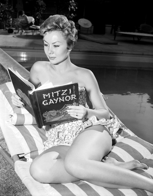 Mitzi_Gaynor_c22