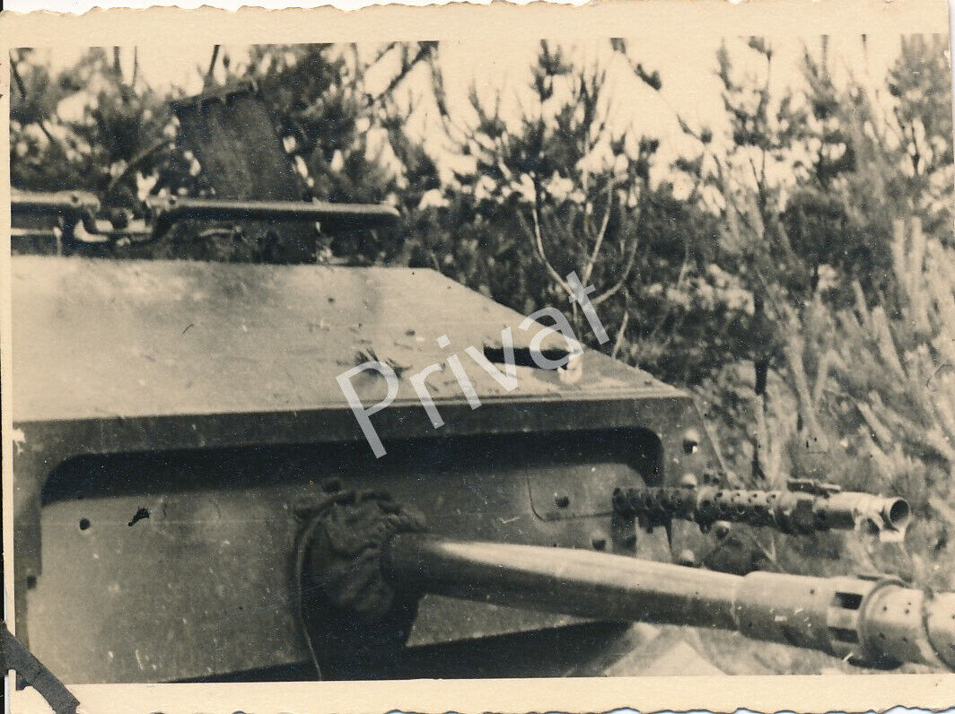 Foto WK II Nahaufnahme Panzerturm Geschütz MG K1.30