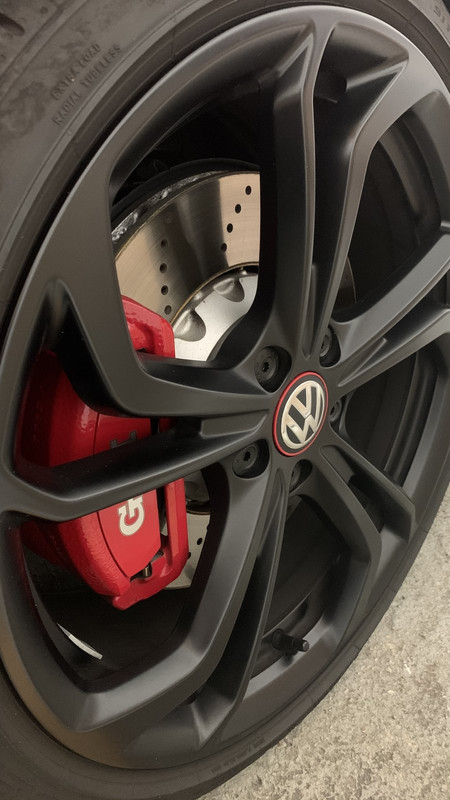 5B2CA8B4-6833-4285-893C-7F51892E524E