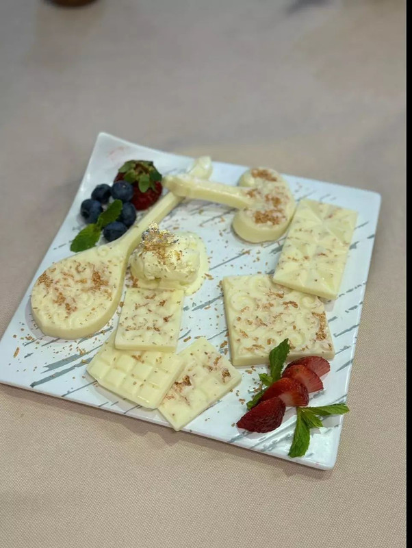 Қазақи нақыштағы ірімшік,құрт,қымыз,сөк қосылған шоколадтар (250г)