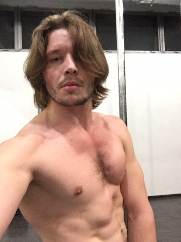 E9FFC706-94B2-40C4-9225-15C30E66F483