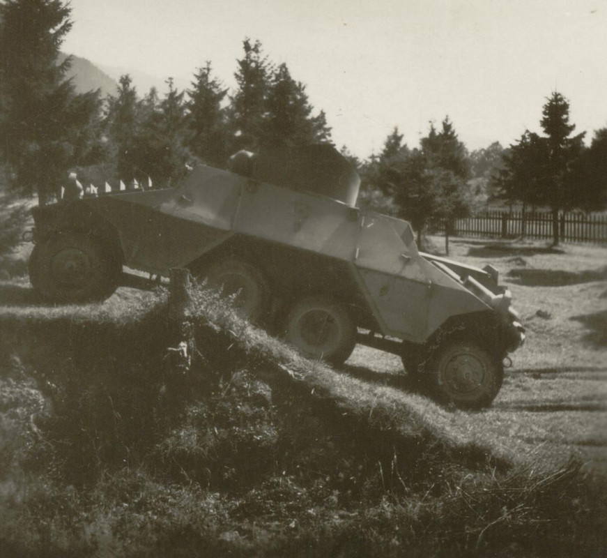 orig. Foto, österr. Beute Panzer, Spähpanzerwage