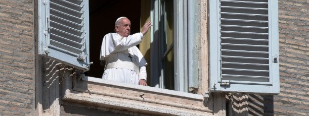 Papa Francesco: Angelus, il 27 marzo “momento di preghiera” sul sagrato della basilica di San Pietro “con la piazza vuota”. Il 25 marzo il Padre Nostro con tutti i capi delle Chiese cristiane dans Articoli di Giornali e News Benedizione