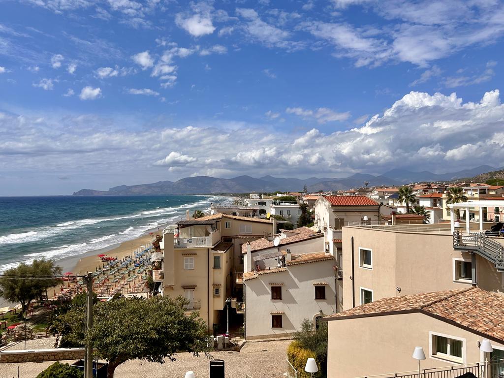 Жаркий сентябрь на побережье Тирренского моря. Жаркий сентябрь на побережье Тирренского моря.