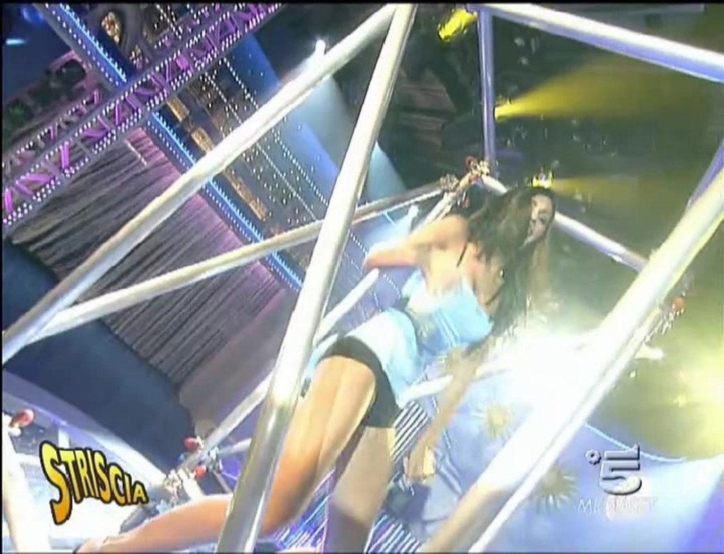 2008-09-23 striscia 11