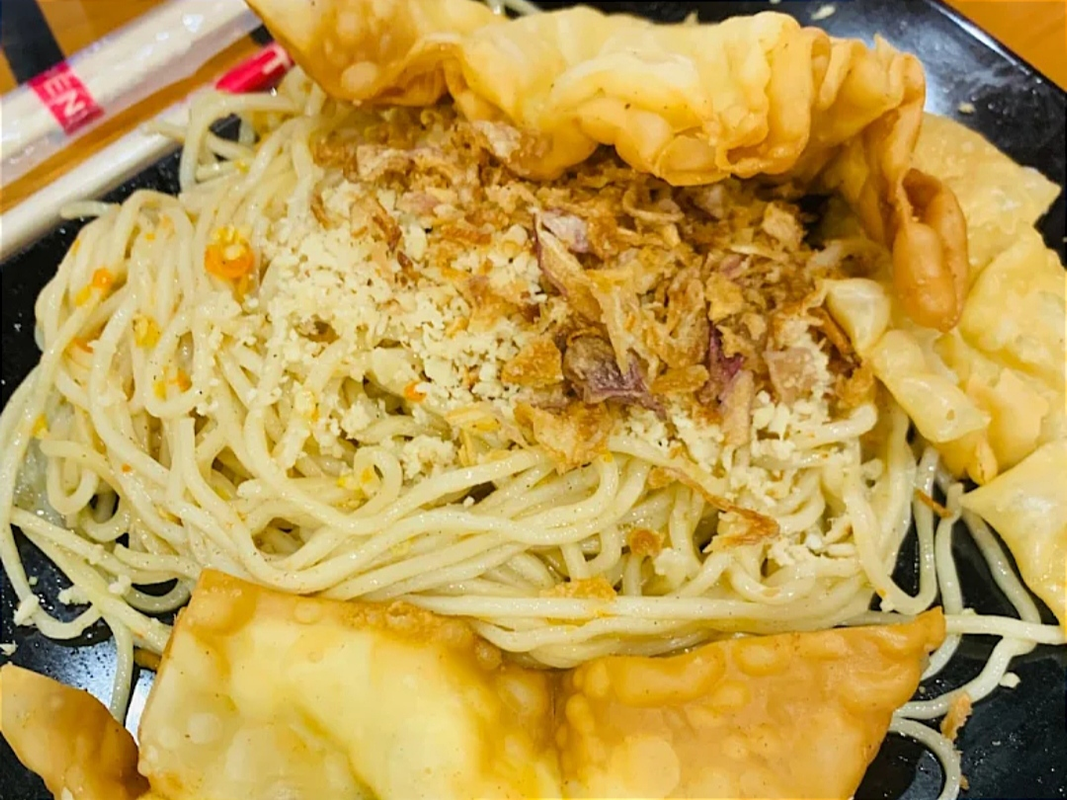Mie Suit