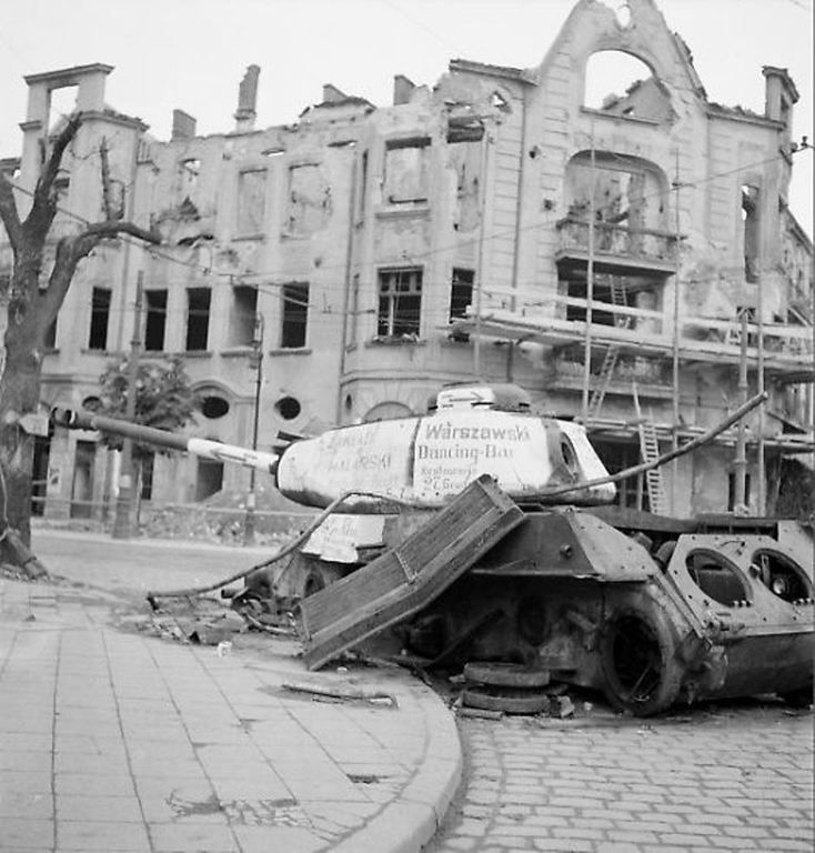 1945. Польша. ИС-2 в Познани. 3