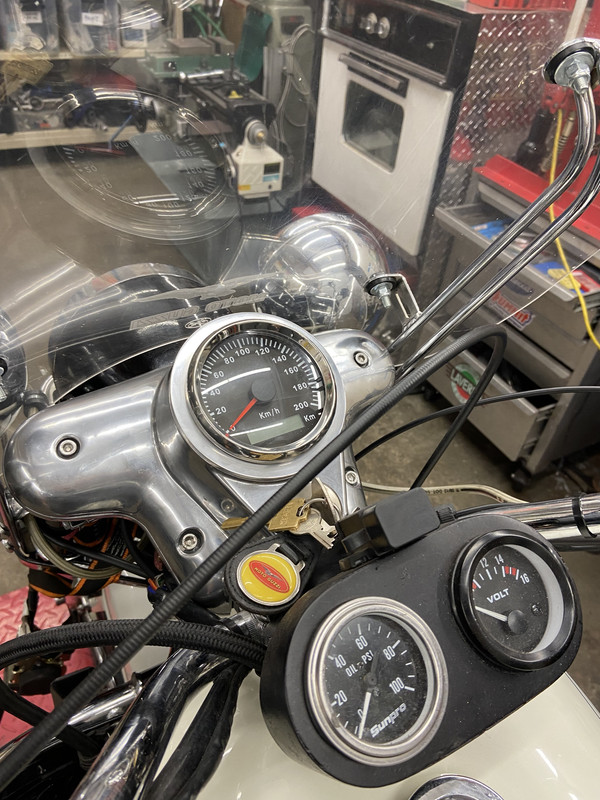 57318ED2-4104-4B2C-ADF2-6262E71A8893