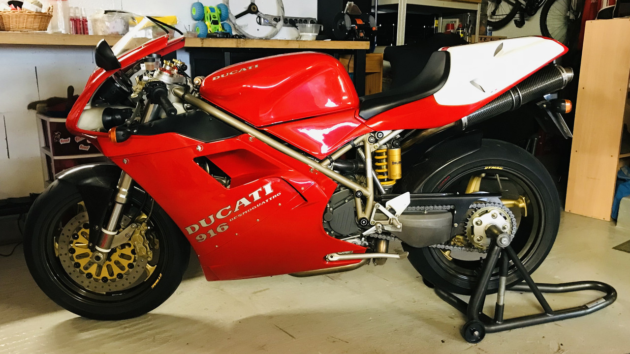 D527C4B3-1B8E-4A57-AF74-07A94553BE5B