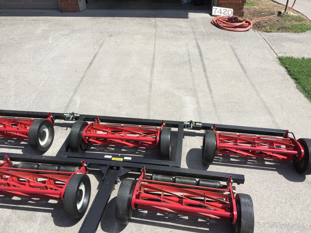 Pull type reel mowers (gang reel mower)