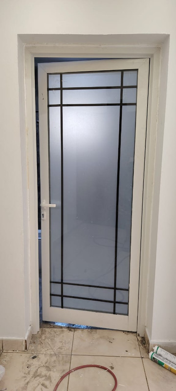 أبواب زجاجية