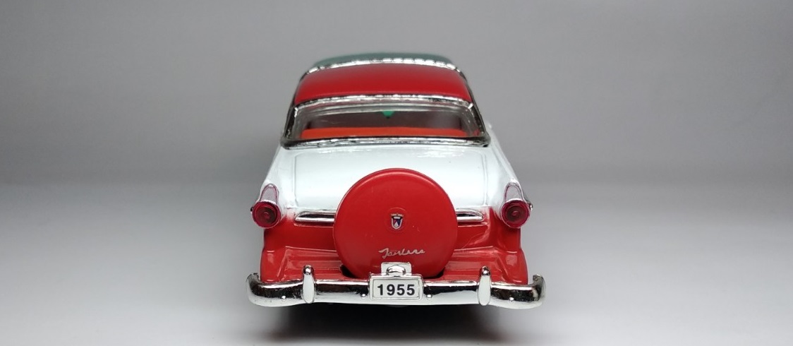 Ford Fairlane Crown Victoria Skyliner (5)