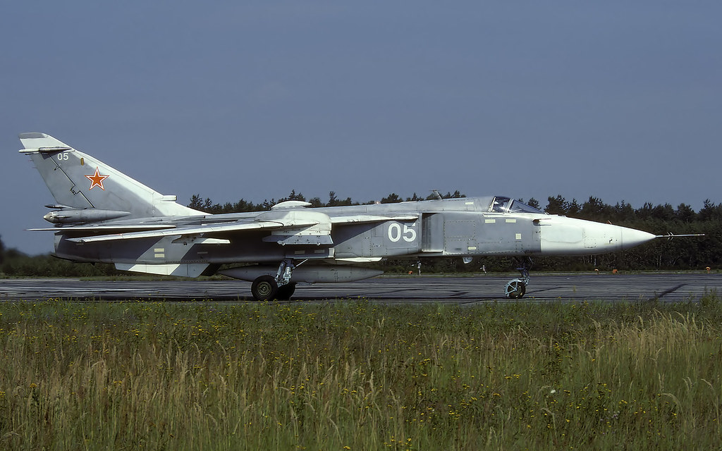 11 ORAP Su-24MR 05 White_0515325