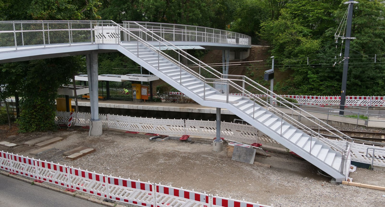 [Bild: 030825-121806-1b.jpg]