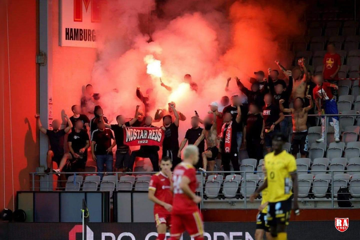 E5A36895-9DAF-4D75-B072-F93F0F5E5157