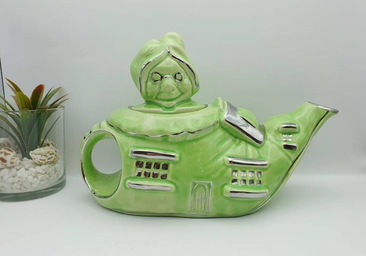 teapot-vintage-green.jpg
