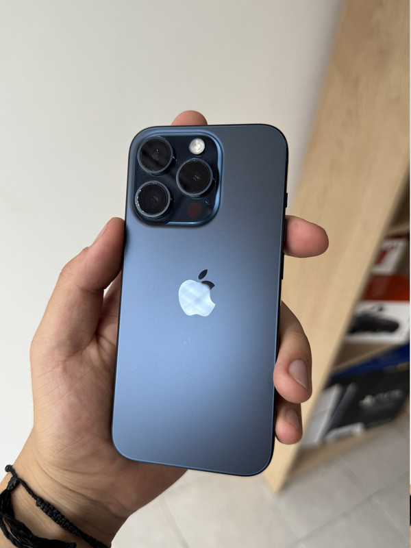 iPhone 15 Pro AZUL - 256GB - 84%