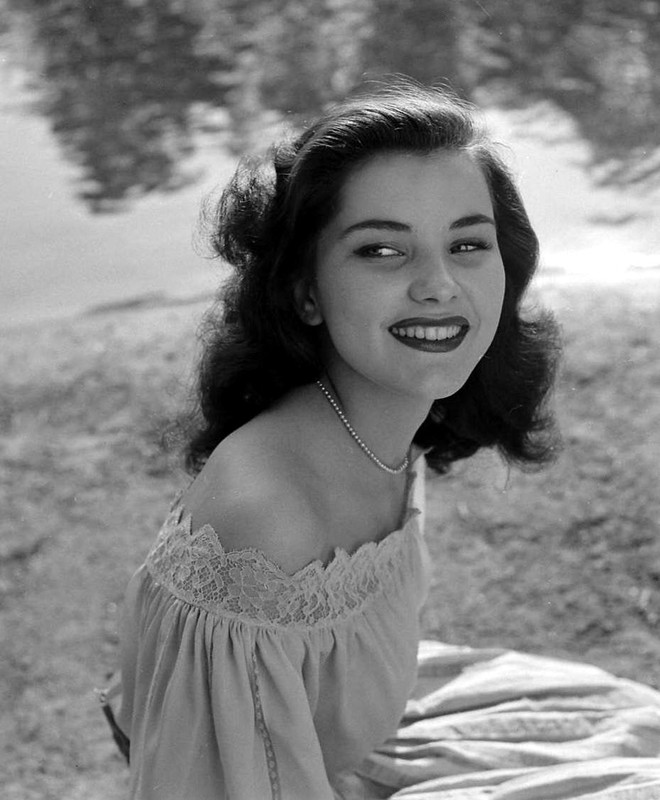 debra_paget_307