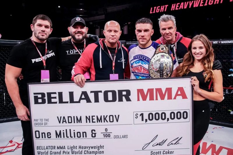 Вадим Немков подарил чека за $1 милион на фен