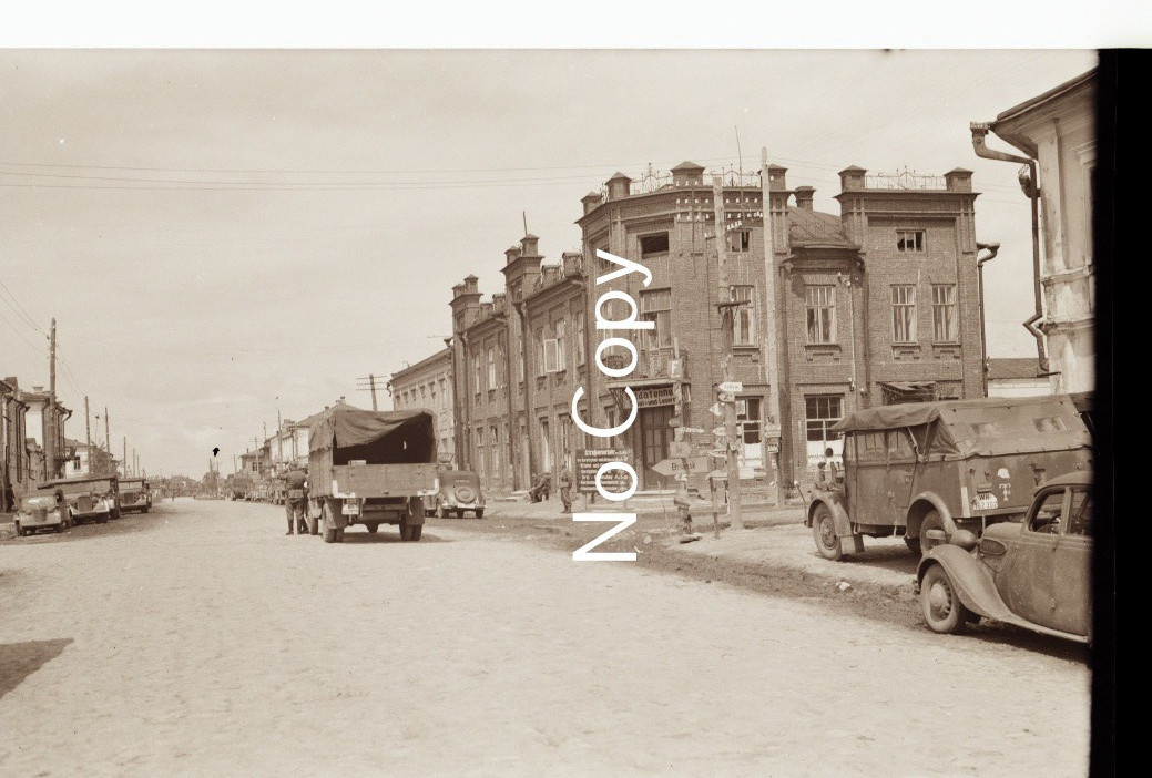 Ostfront Fahrt durch eine Stadt