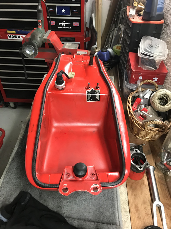 E50D06AB-A91C-4B9A-A795-5B14D4F2C2D9