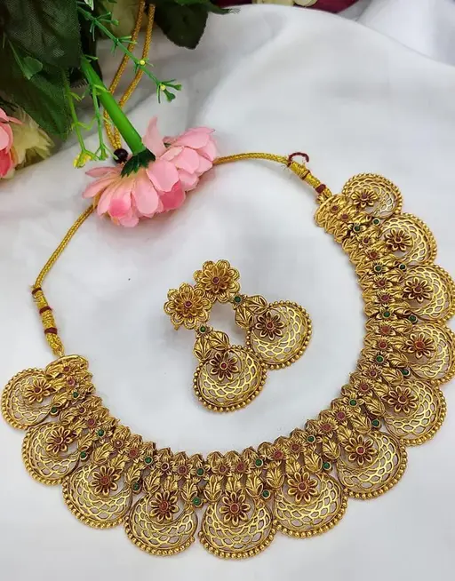 NEW DEGINER MATT FT CODE JEWELLERY SET Color 1 (A106)