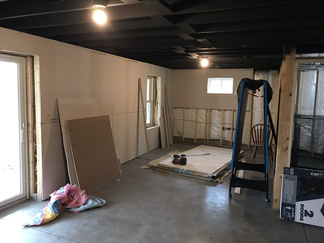 B11FE9E9-E078-4AE6-8BC2-2D21F312465D